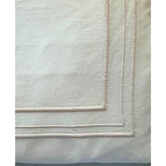 Serena & Lily Soho Duvet Cover in Pink Sand in KING - Picture 2 of 3